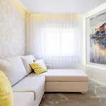 Whome Stylish & Modern Luxury In Center