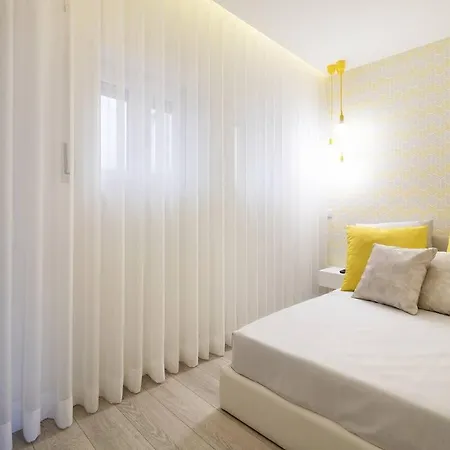 Whome Stylish & Modern Luxury In Center Apartment