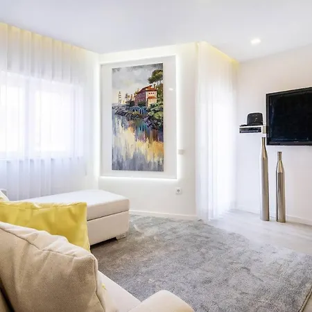 Whome Stylish & Modern Luxury In Center Cascais
