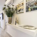 Whome Stylish & Modern Luxury In Center 아파트 *